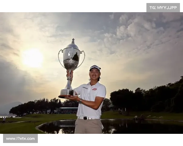 高尔夫赛场激烈对决 各路高手同台竞技争夺冠军荣耀 高尔夫赛场激烈对决 各路高手同台竞技争夺冠军荣耀